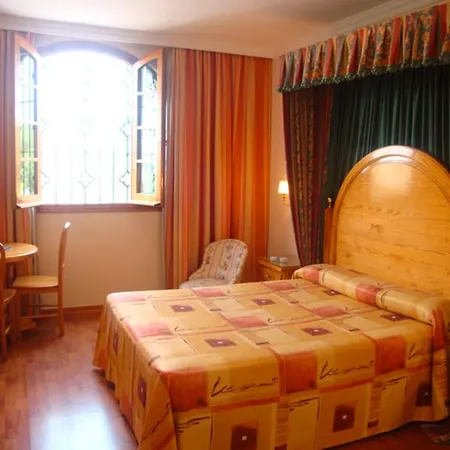 La Cueva Park 4*