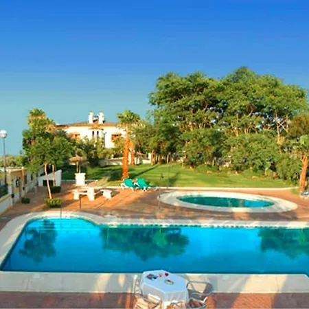 Hotel La Cueva Park 4*