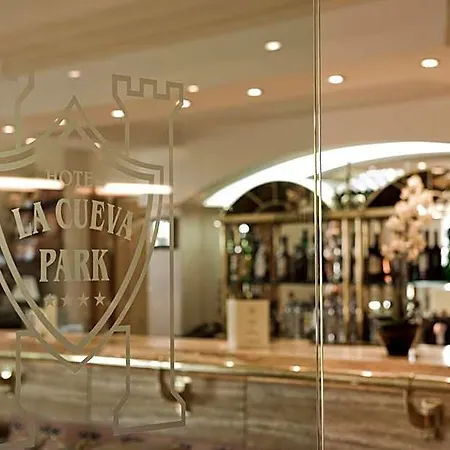 Отель La Cueva Park 4*
