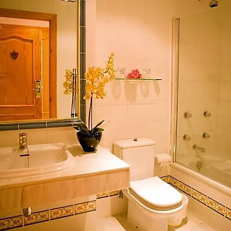 La Cueva Park 4*