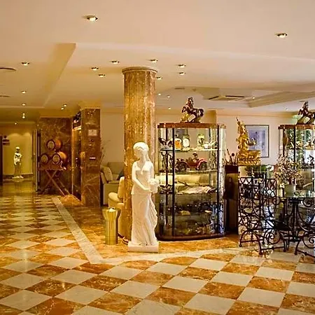 Отель La Cueva Park