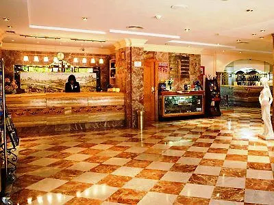 拉库埃瓦公园酒店 酒店