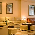 拉库埃瓦公园酒店 4* 赫雷斯