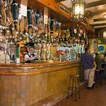 拉库埃瓦公园酒店 4*
