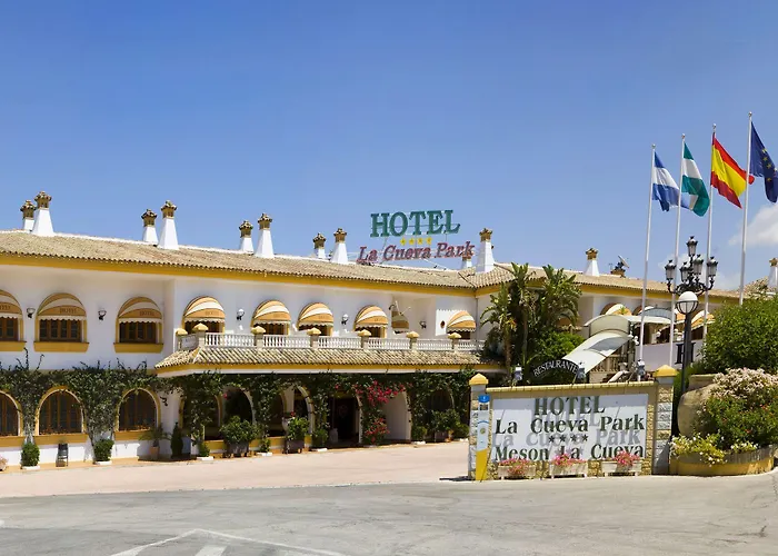 Hotel La Cueva Park 4*