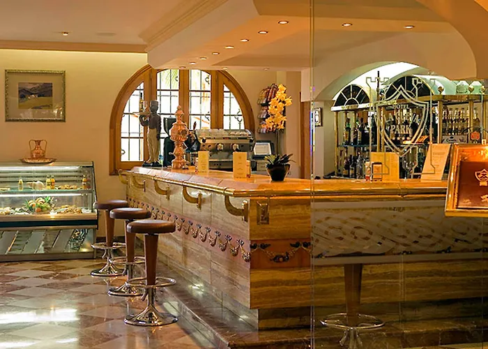 Hotel La Cueva Park 4*